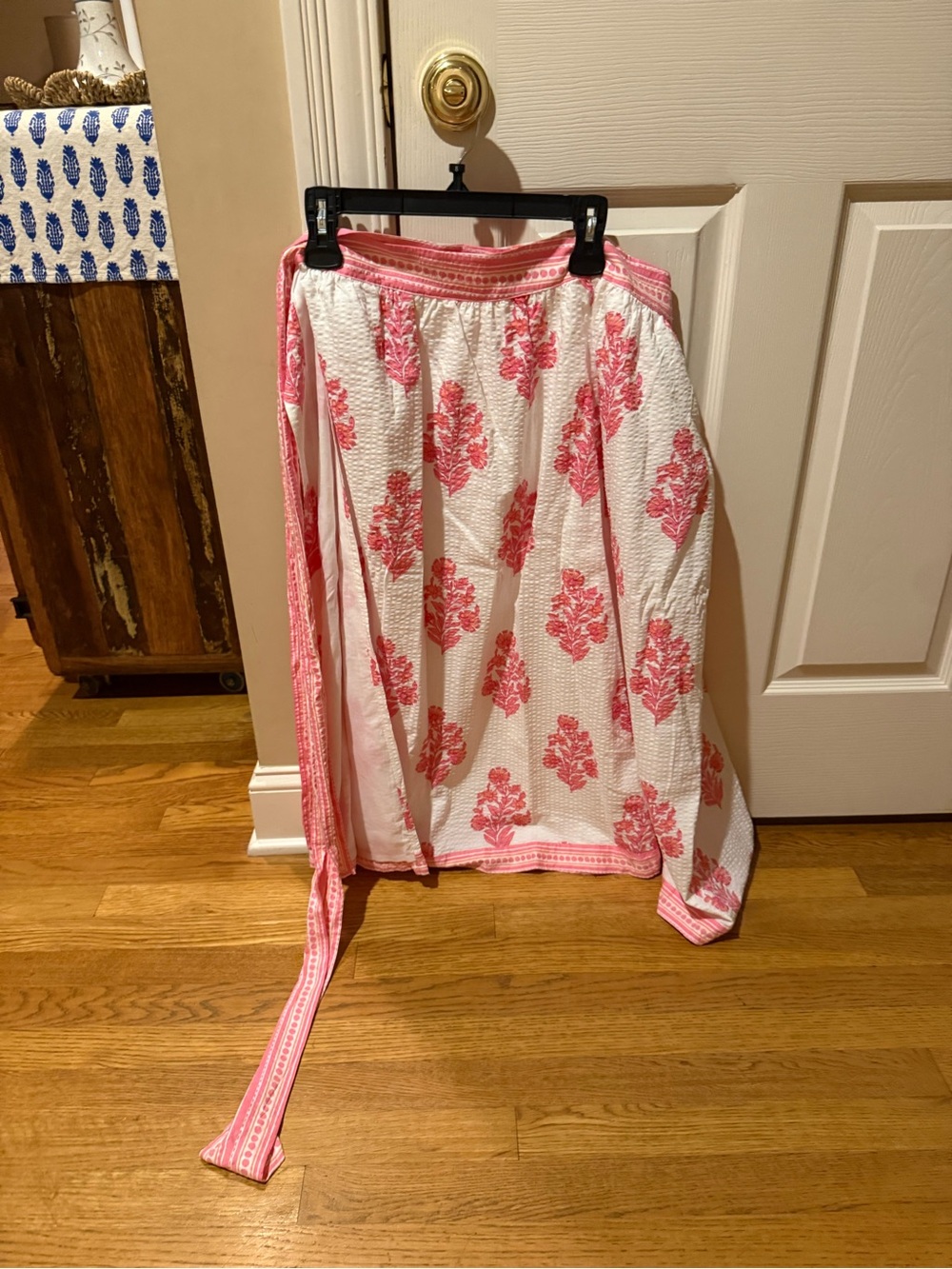 Vineyard Vines Martha’s Vineyard, White Maxi Skirt with Pink Floral Print